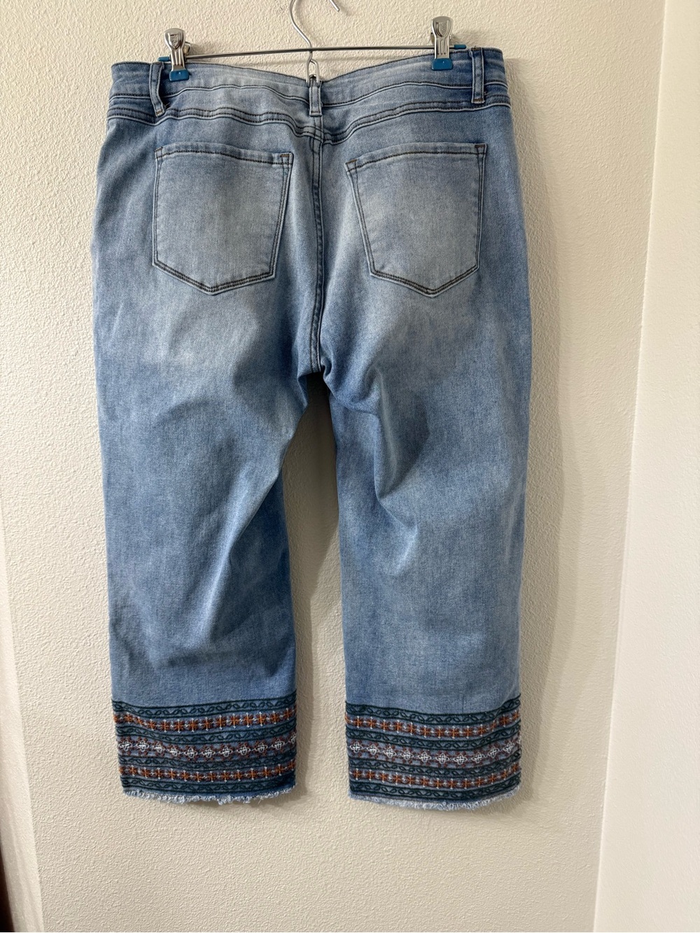 Flamingals Cropped Embroidered Jeans | XL (12/14)| Raw Hem Boho Denim - Picture 3 of 8
